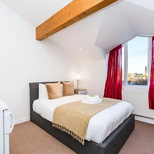 https://city-view-house.cambridgehotelsuk.com